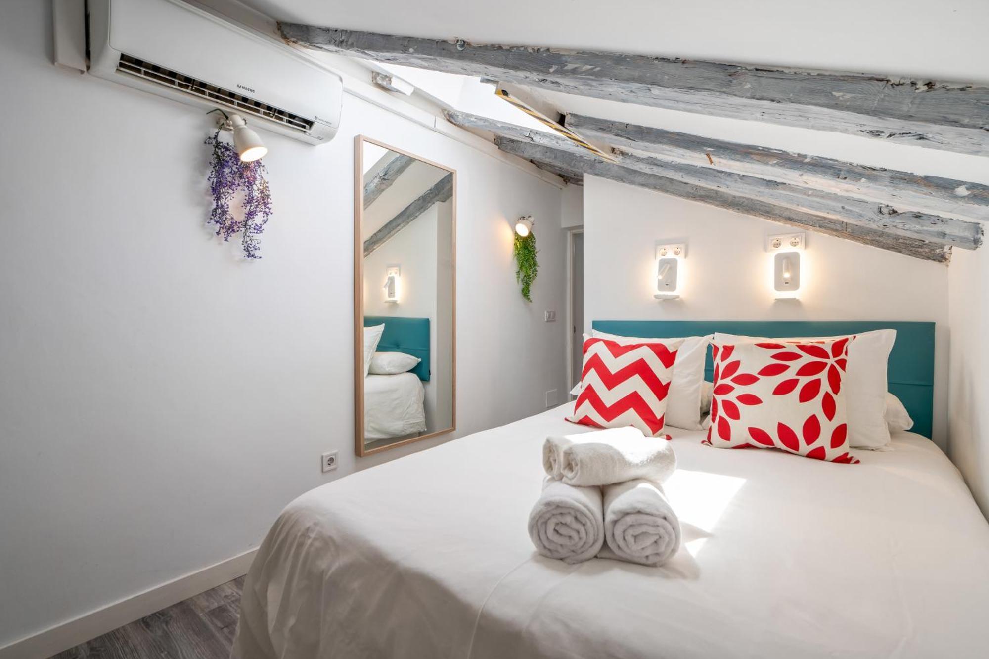Appartement Attic 3bedrms-2baths In Heart Of Malasana *